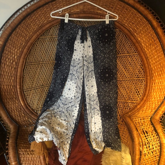 Blue/white bandana style pants - Picture 5 of 8